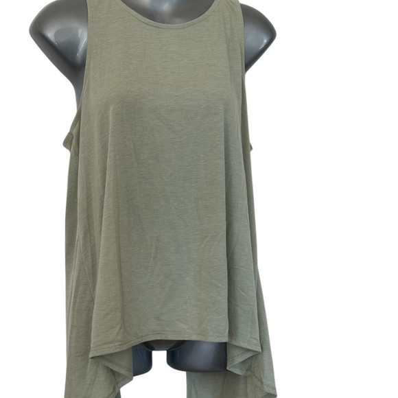 Green activewear ties in back top - Picture 1 of 5